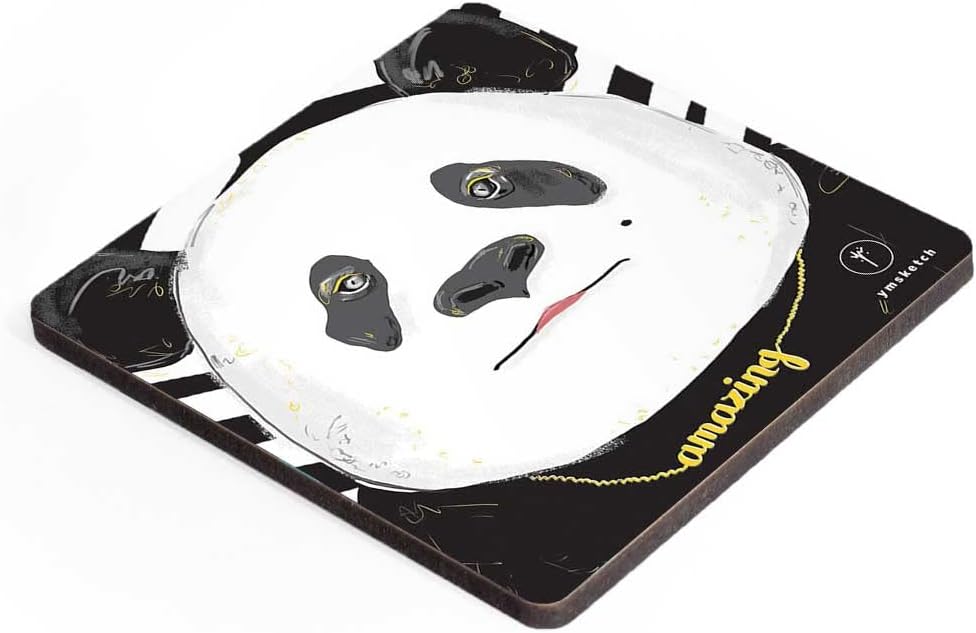 Coaster, 4 pieces with a wooden cup base with a curved edge, decorated with a distinctive pattern.