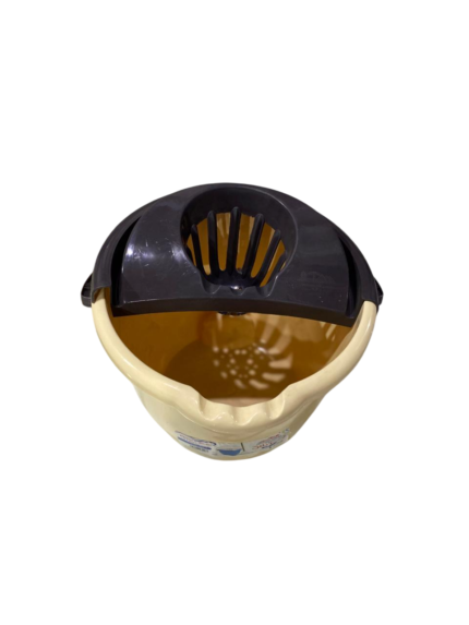 cleaning bucket