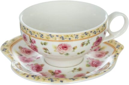 A cup, tea, on a saucer, a puncina