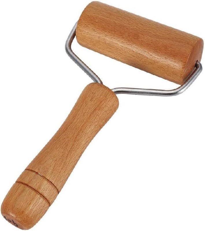 wooden dough rolling pin