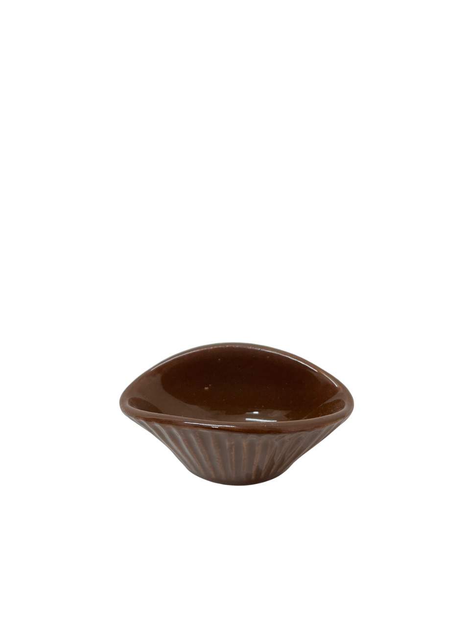 Shell-shaped dish