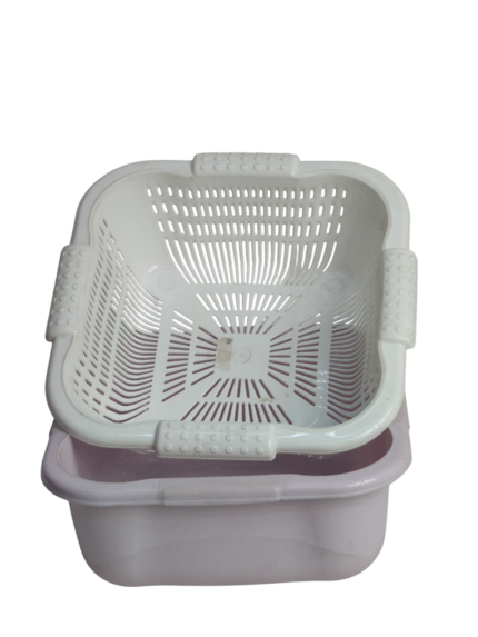 Hand-operated strainer with 2-piece filter