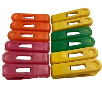 24 plastic clips