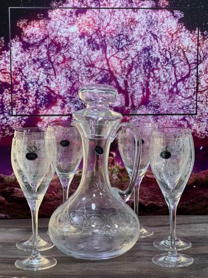 7-piece glass with a bottle