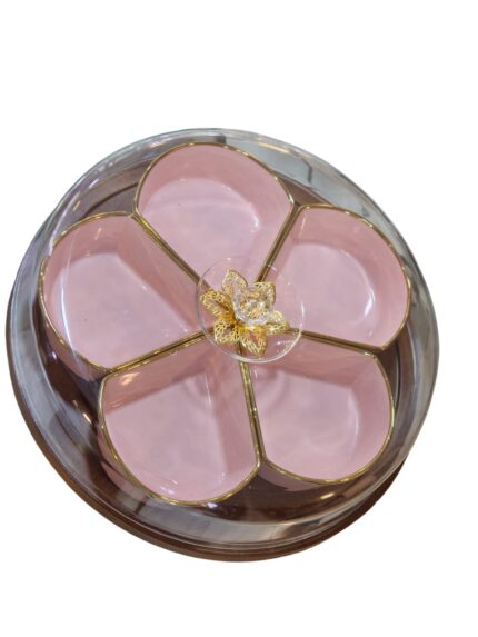 Porcelain divided into trays