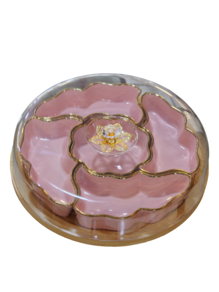 Porcelain divided into trays