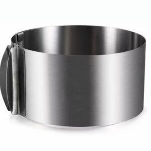 Cake slicer for small slices