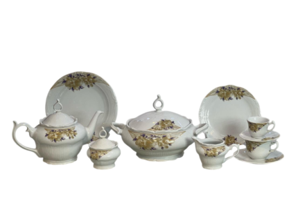 Reina Roses 69-piece china set