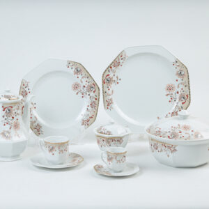 Octagonal dining set, 72 pieces, corner