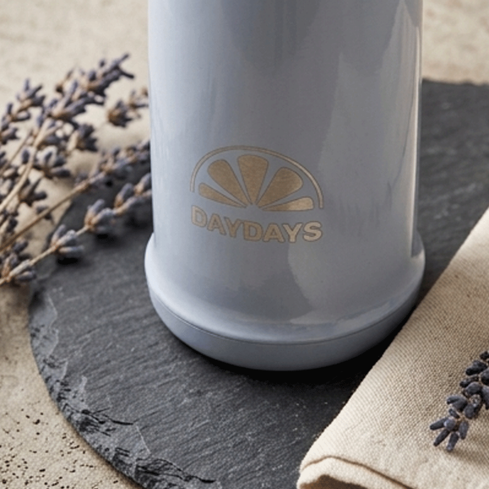 Thermos for storing hot and cold drinks with a cup lid - Image 2