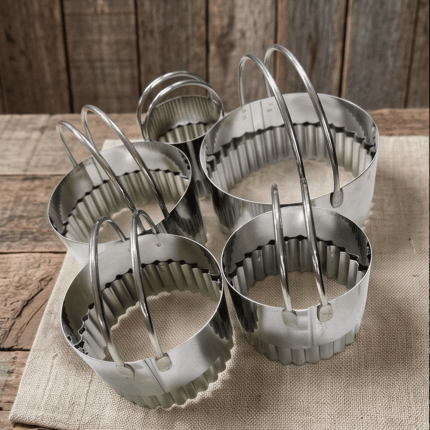 5 Piece Stainless Steel Fluted Round Dough Cookie Cutter Set With Handles