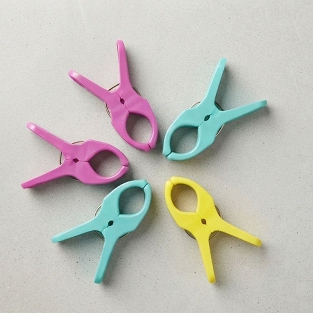 Large Heavy Duty Plastic Clothes Pegs Clamps for Blankets and Quilts