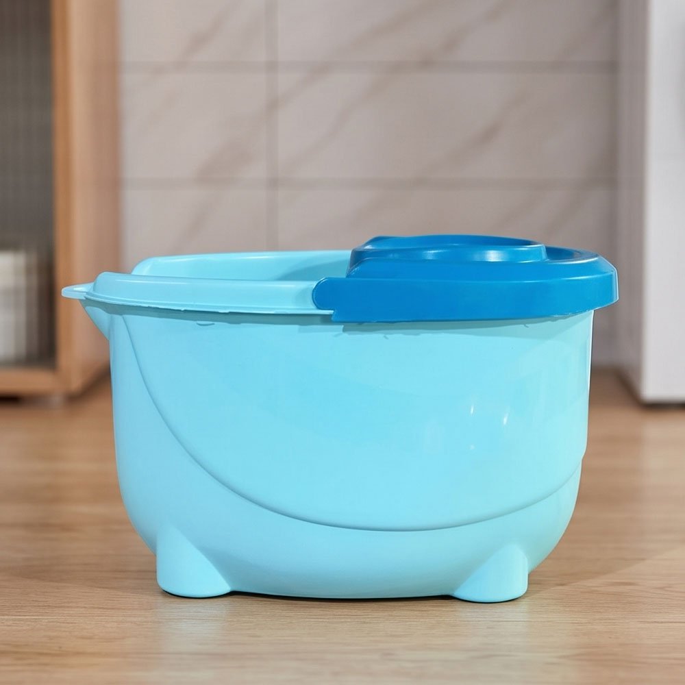 Koki Plastic Cleaning Bucket with Built-in Mop Wringer and Carrying Handle - Image 4